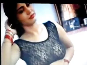 Gadis itu memiliki h ...